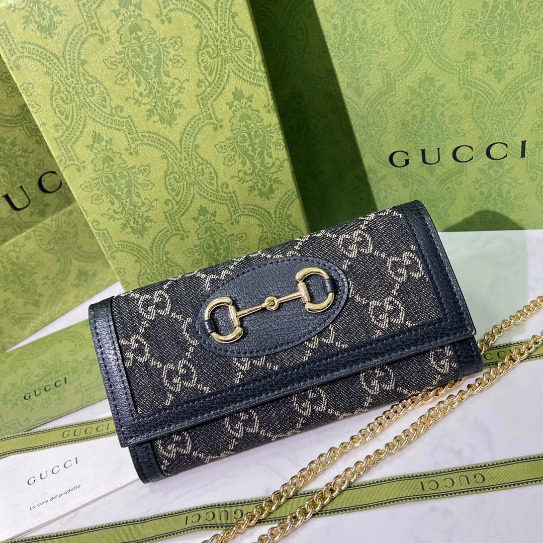 【Gucci】 Super slim and luxurious! Popular mini wallet