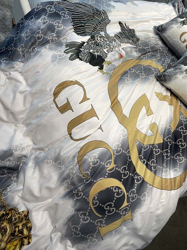 Fashion Washable Silk Digital Bedding Sets(1 Quilt,1 Sham,2 pillow cases)SJT-986074