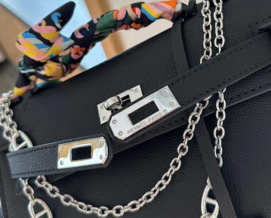 8.7″x5.1″ Chains Leather Handbag BB-921144