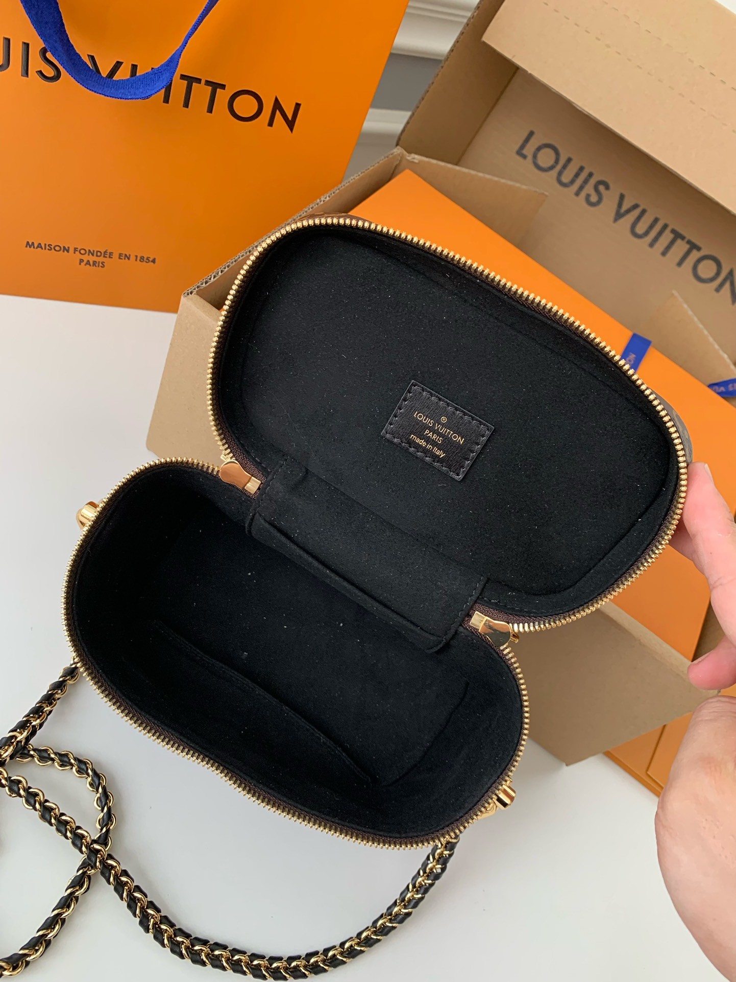 LV  VANITY M45165 19*13*11cm