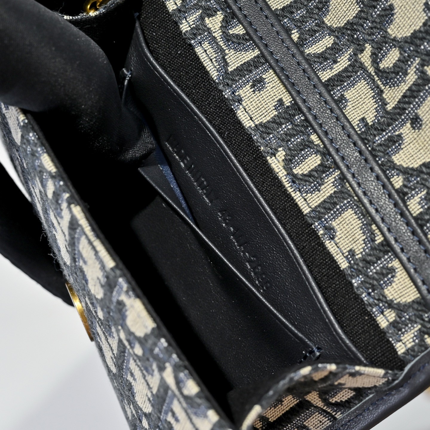 DR Cross body bag 13.5x9.5x4cm