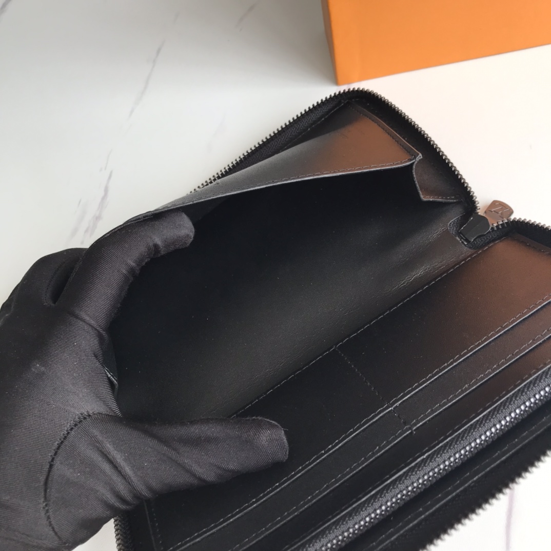 Long wallet 3.9″x7.9″x0.8″ BB-918000401