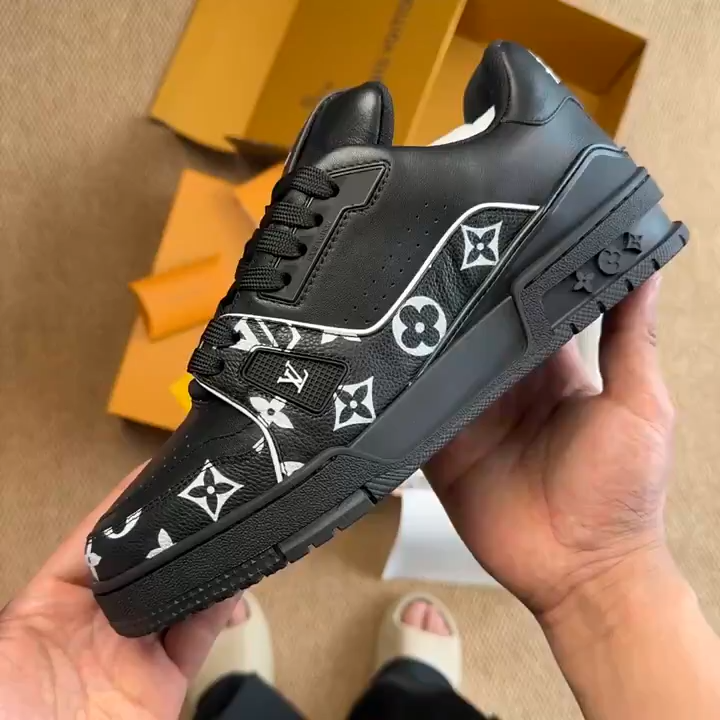 Lois Vuton Trainer Sneaker Monogram Black White