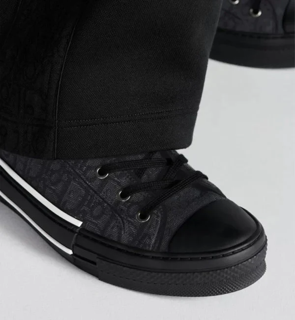 DR B23 League High-Top Sneaker