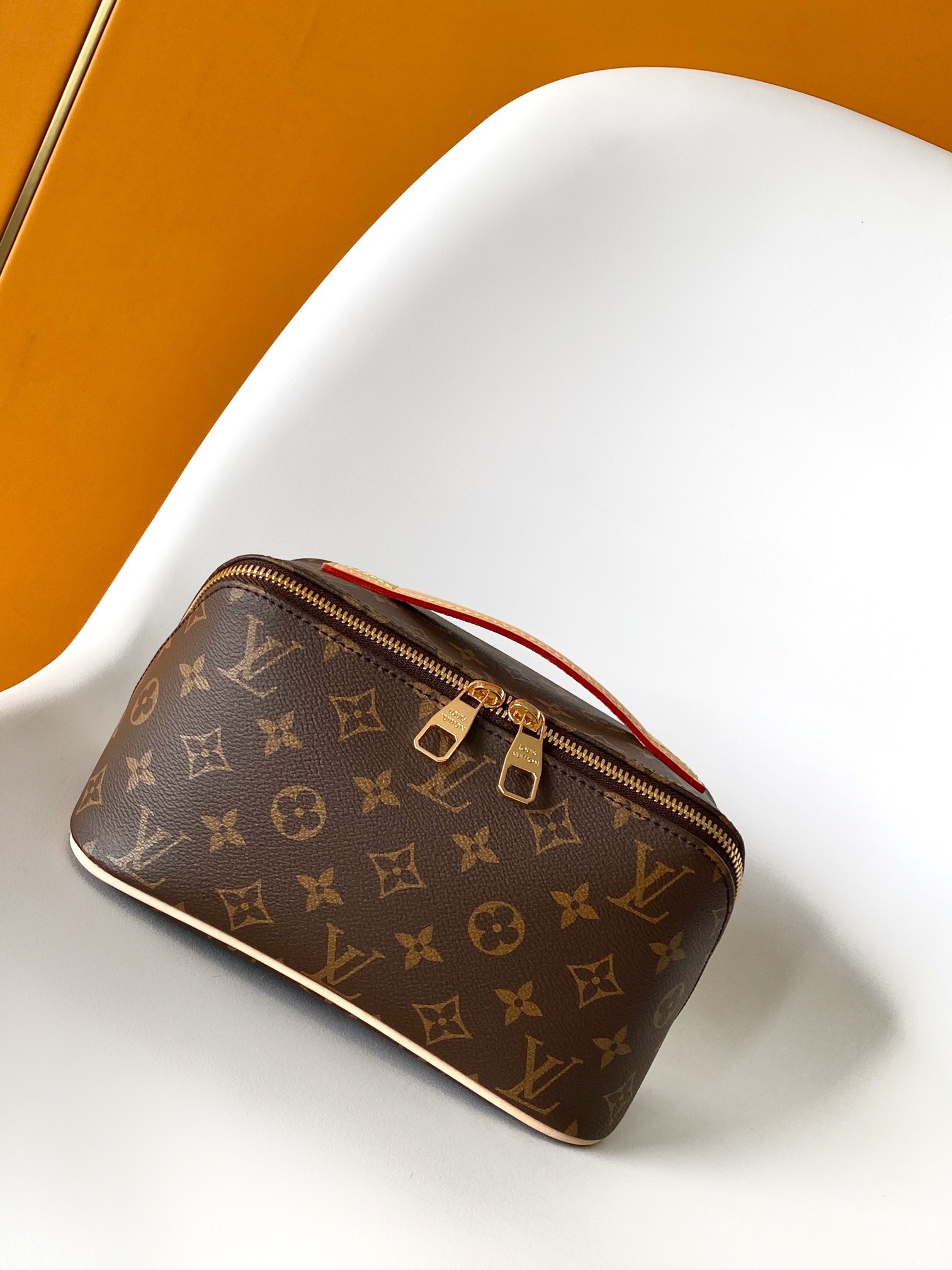 LV TOILETRY BAG M11750 Size：24x13x13cm