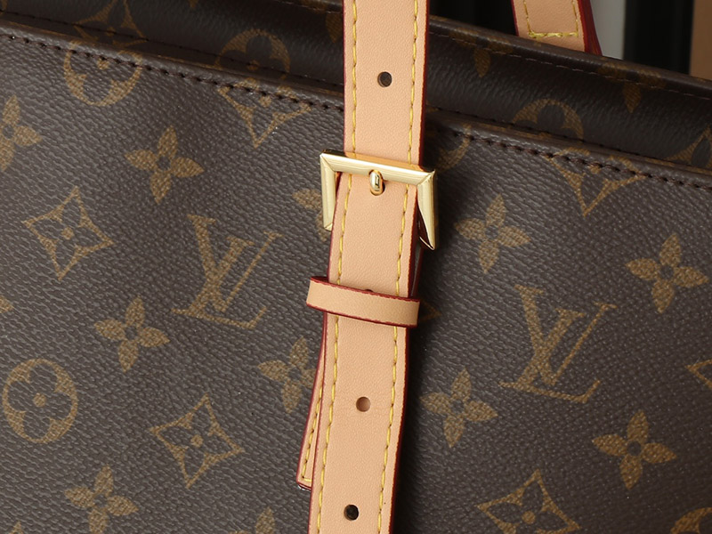 Big:16.9″x13.0″x6.3″ Small:9.8″x10.6″x4.5″ Adjustable Straps Leather Tote bag BB-921471