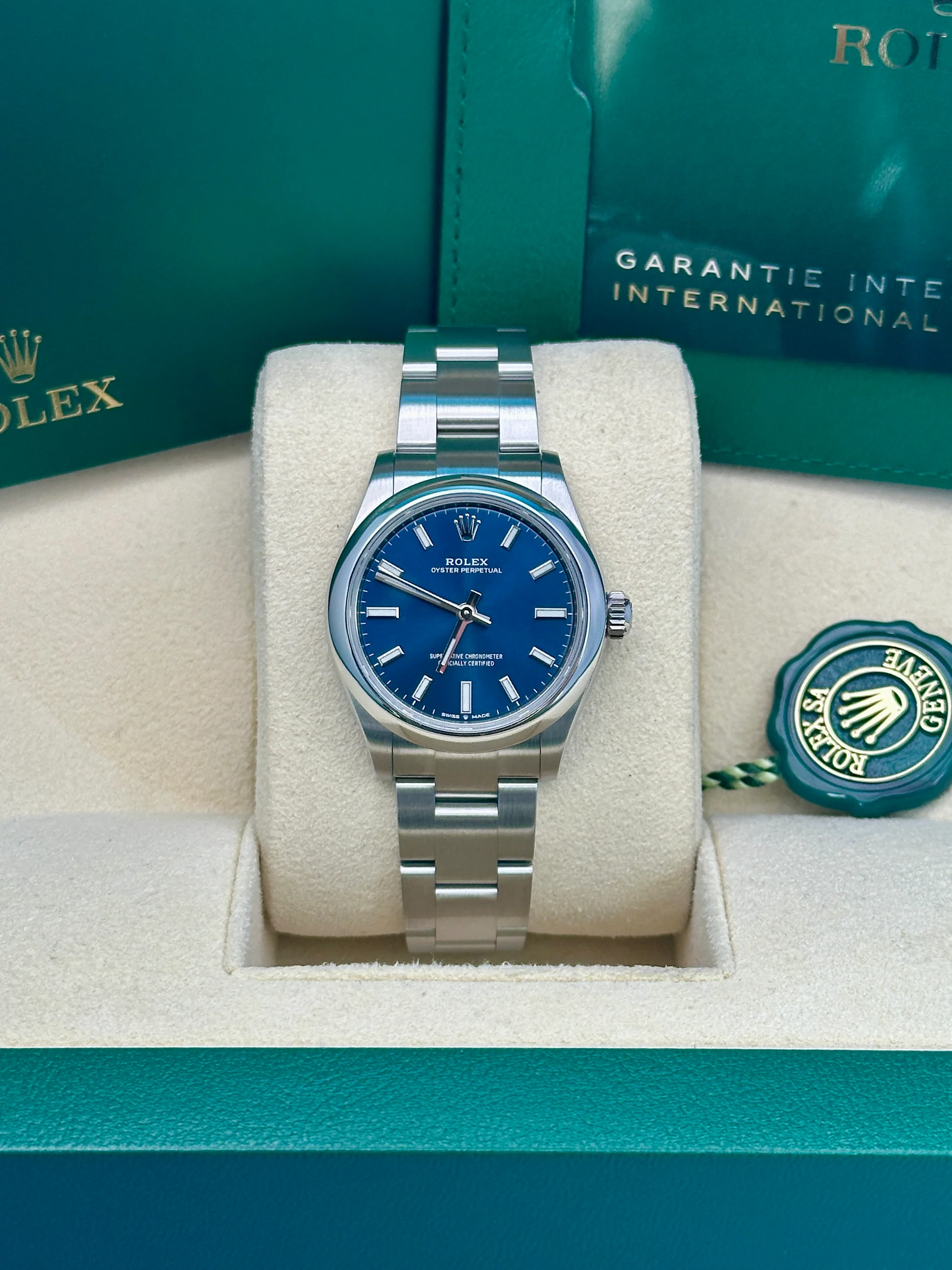 Rolex Oyster Perpetual 28mm 276200-0011 Green Dial Oyster Bracelet Watch