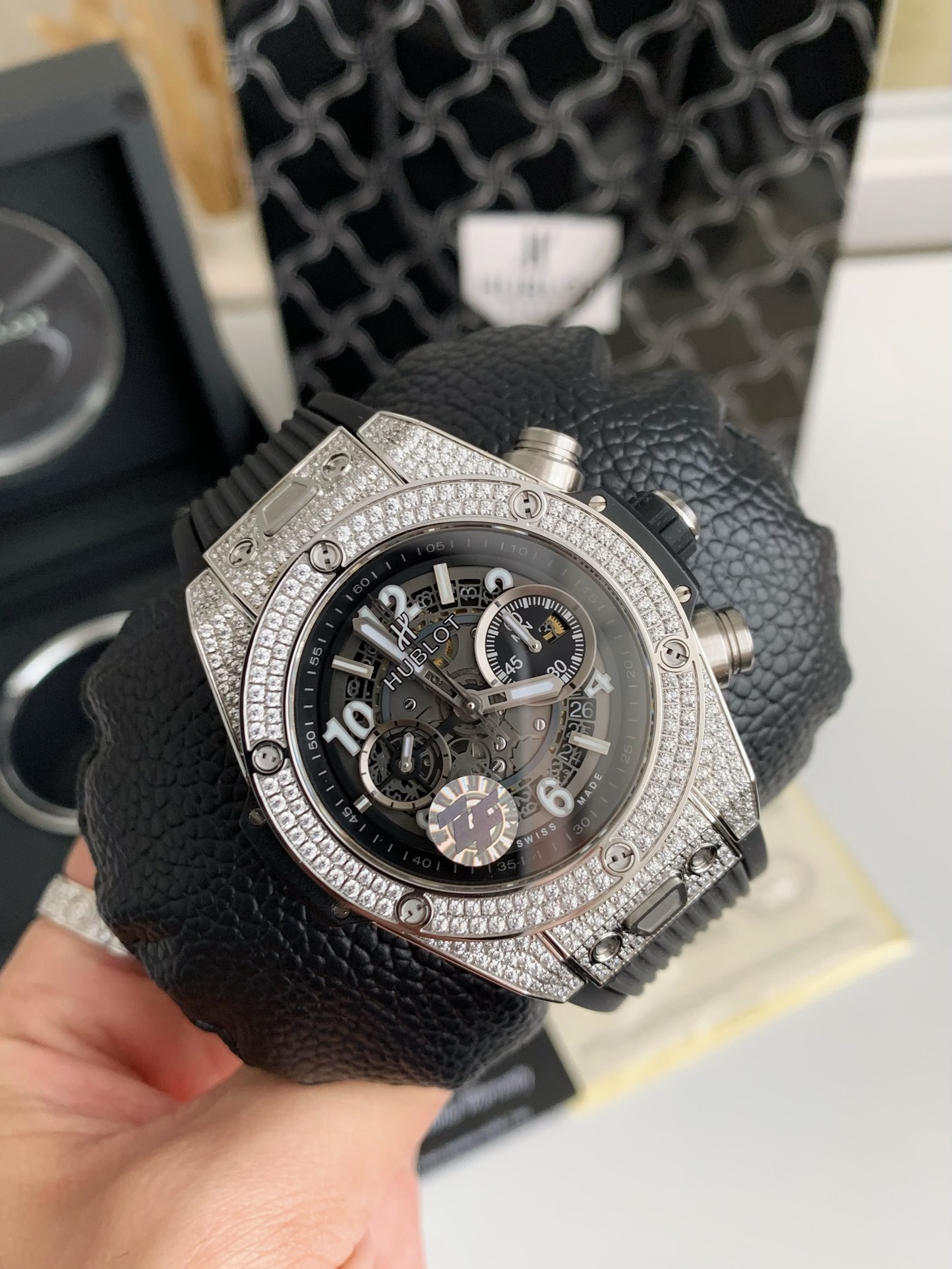 Hublot full diamond chronograph v2 version watch