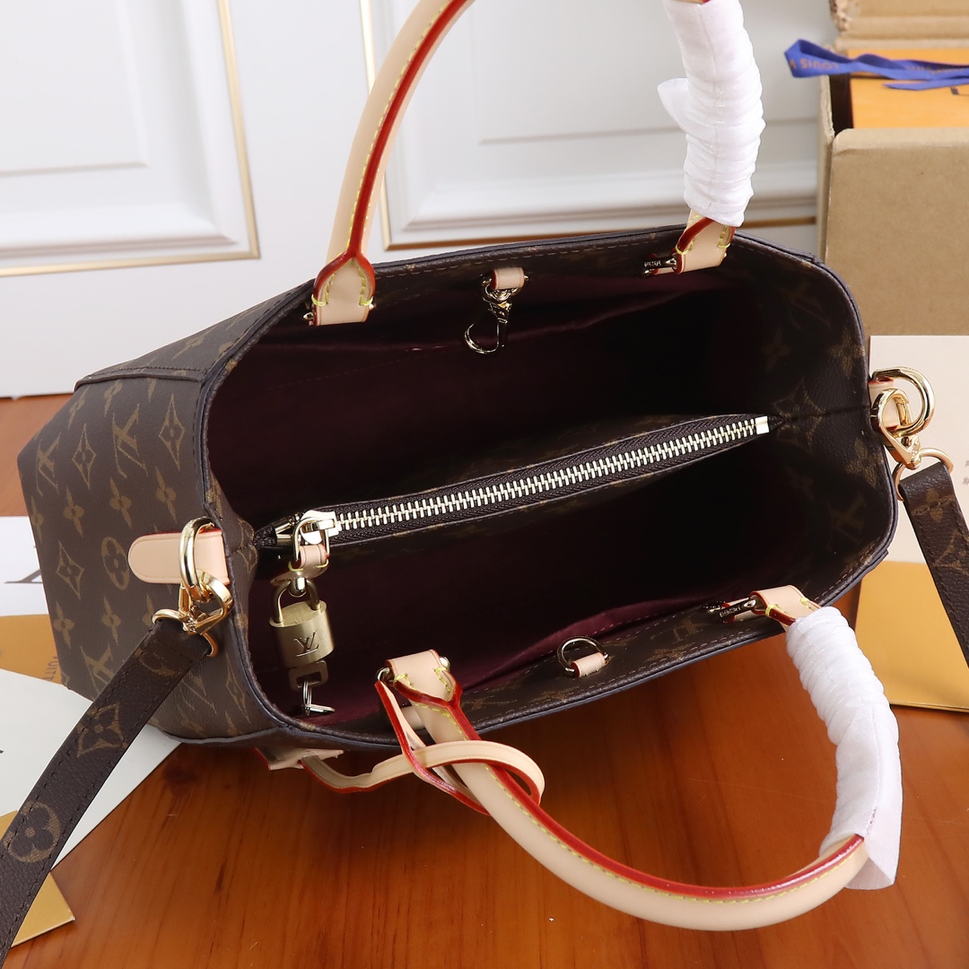 Woman’s Handbag with straps 11.4″x7.9″x5.1″ BB-9180001000111