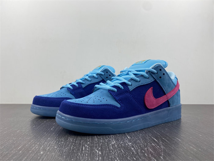 NK SB Dunk Low Run The Jewels DO9404-400