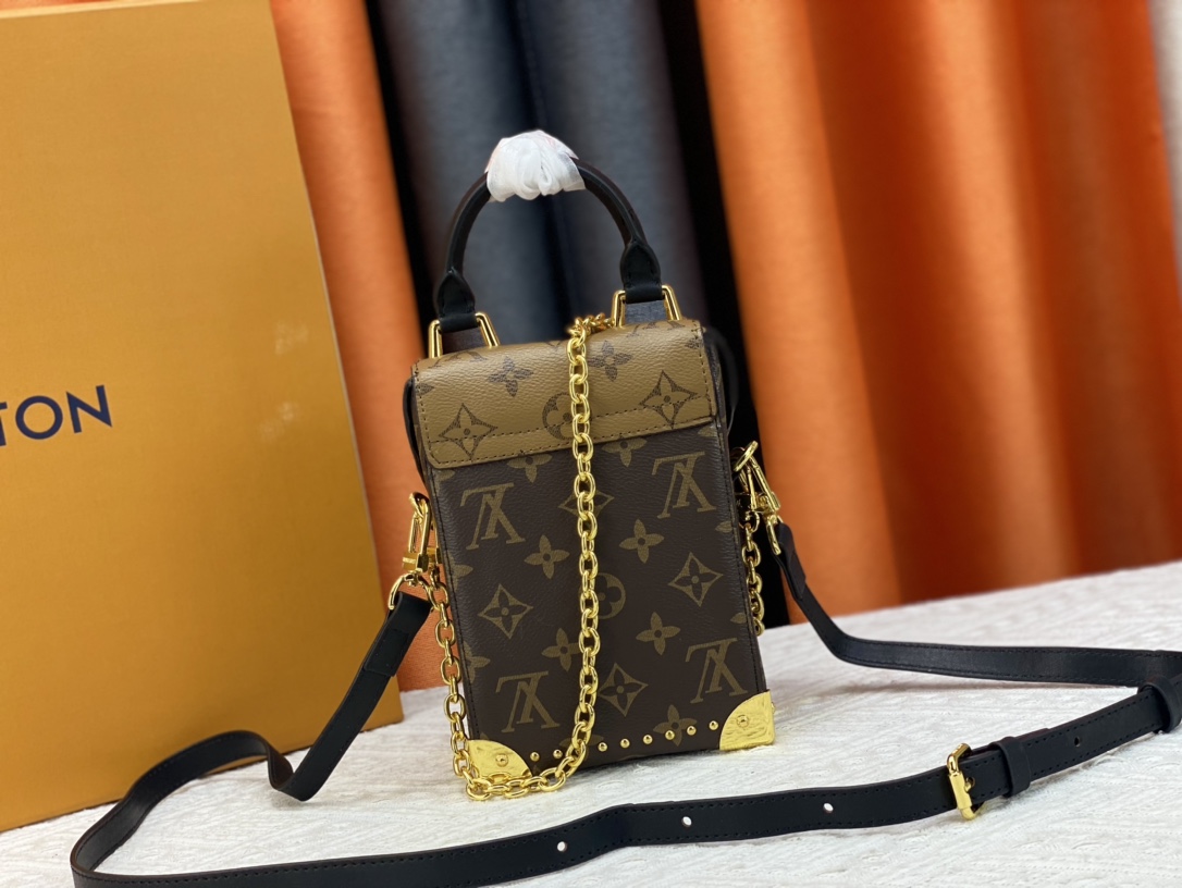 Woman’s Handbag with straps 4.9″x6.9″x2.4″ BB-9180001000650