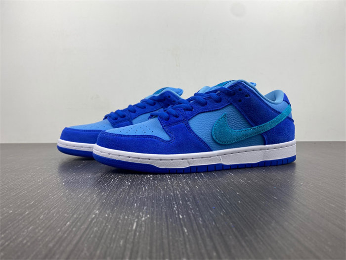 NK SB Dunk Low Blue Raspberry DM0807-400
