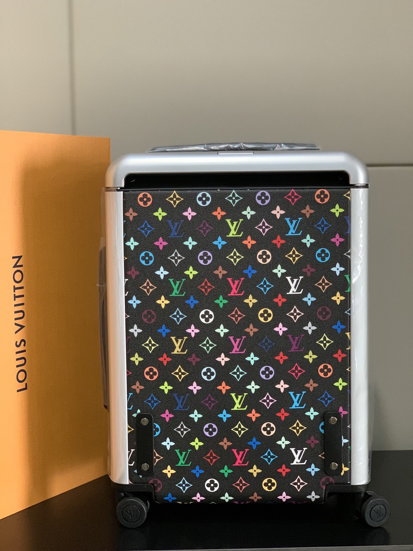 LV Suitcase Size:55x38x21cm