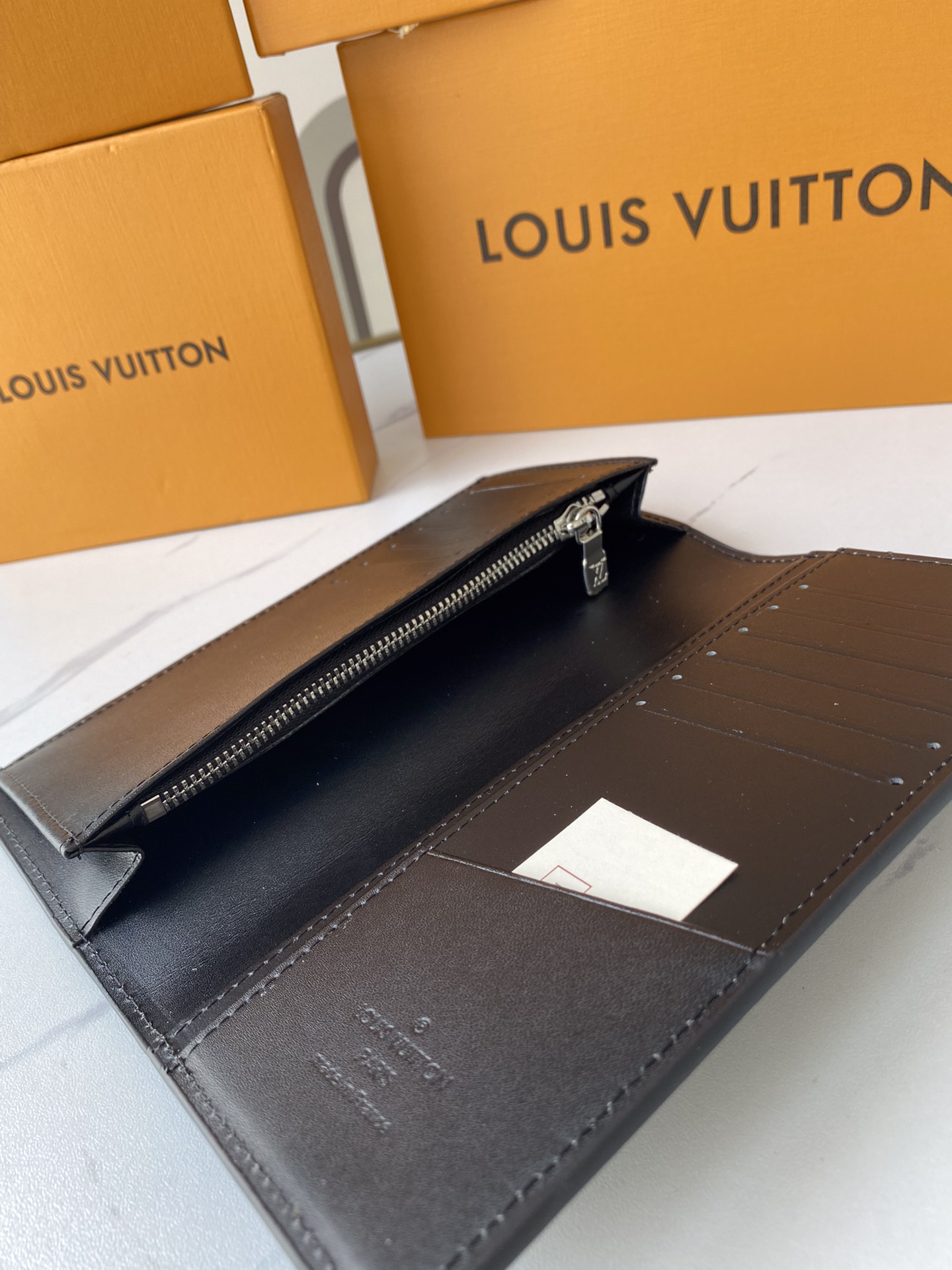 Long wallet 3.9″x7.5″x0.8″ BB-918000284