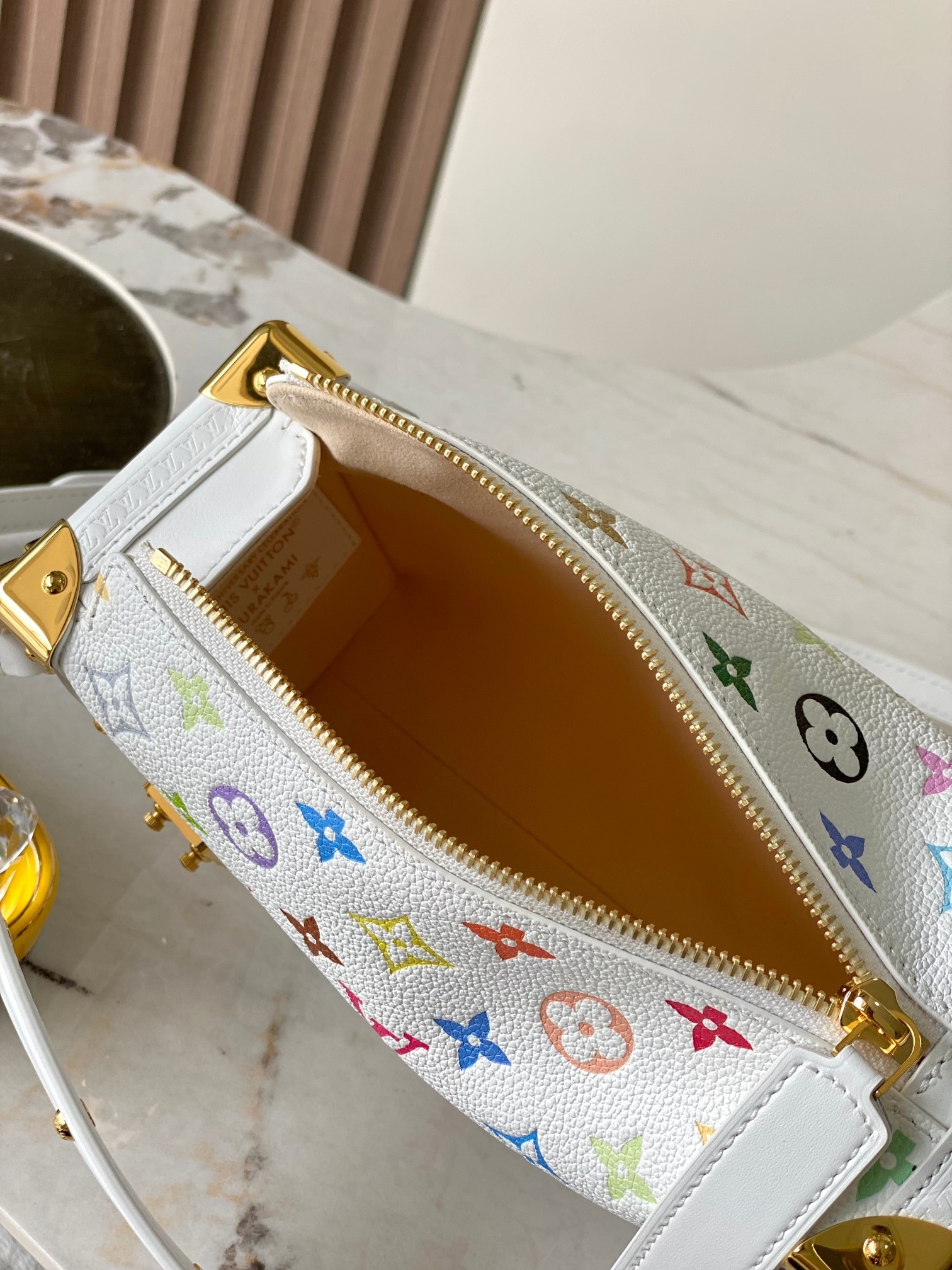 LV women's crossbody bag M14046 23.5x16x8.5cm