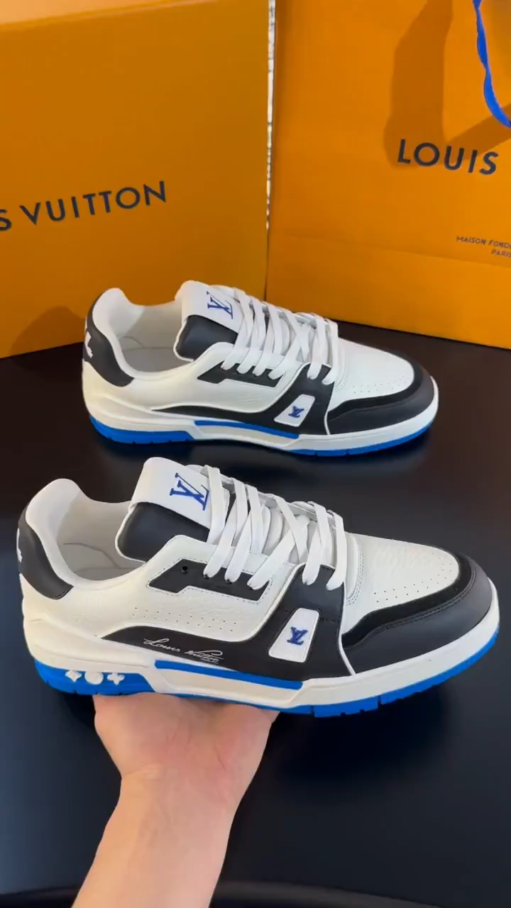 Lois Vuton LV Trainer Sneaker