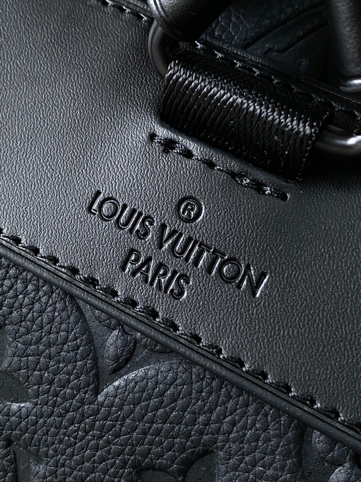 LV M55699 Chrisyopher 41*48*13cm