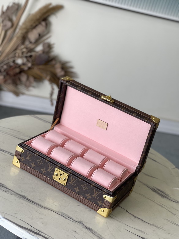 L X V Watch Storage Box  Size：20.5x13.5x35cm