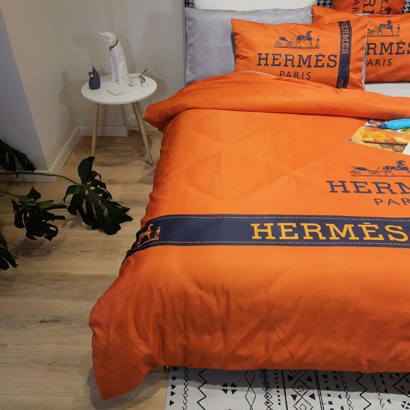 Fashion Pure Silk Digital Print Bedding Sets(1 Quilt,1 Sham,1 pillow cases)SJT-986038