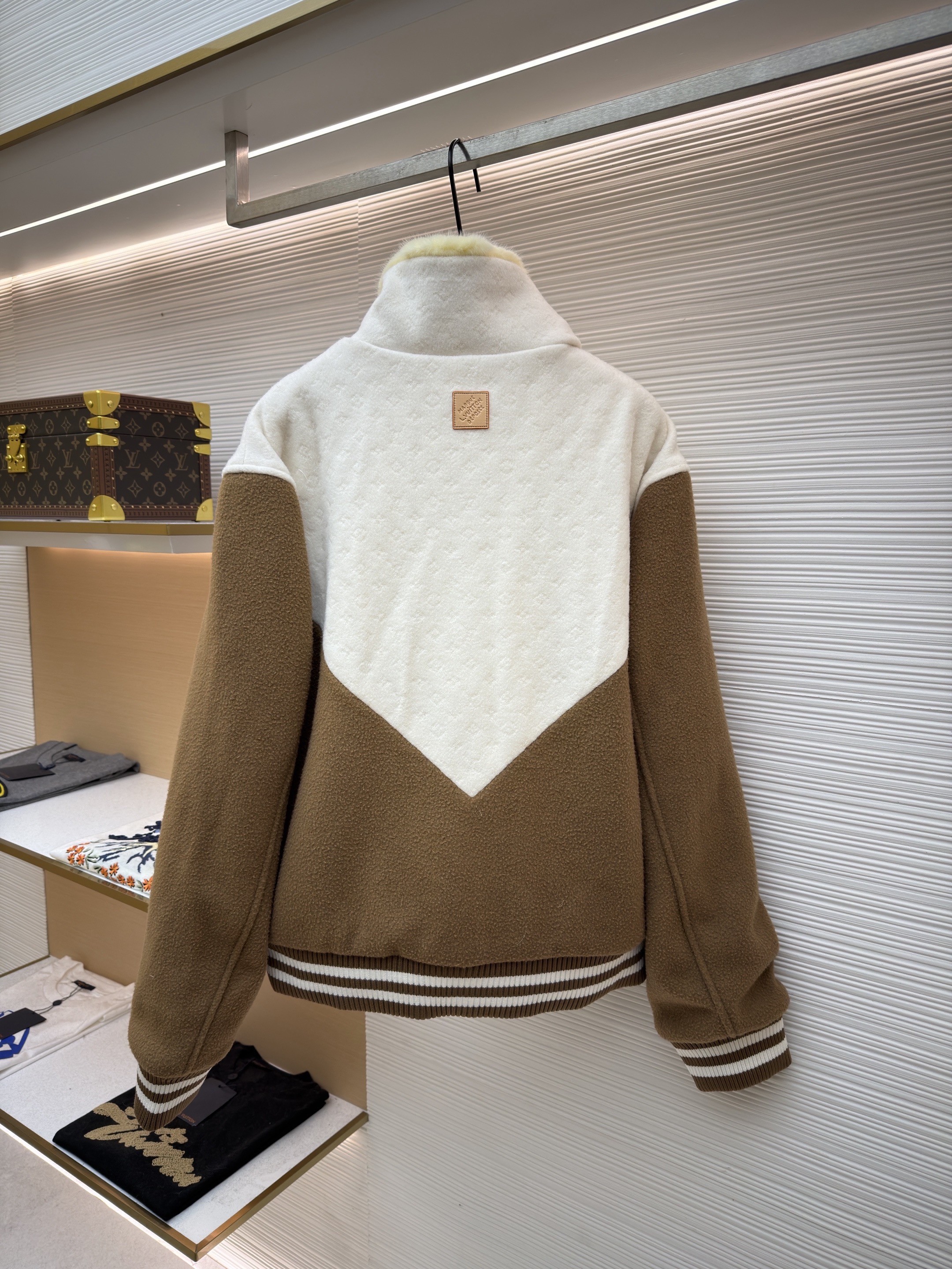 LV Sheepskin Collar Sheepskin Jacket 25ss