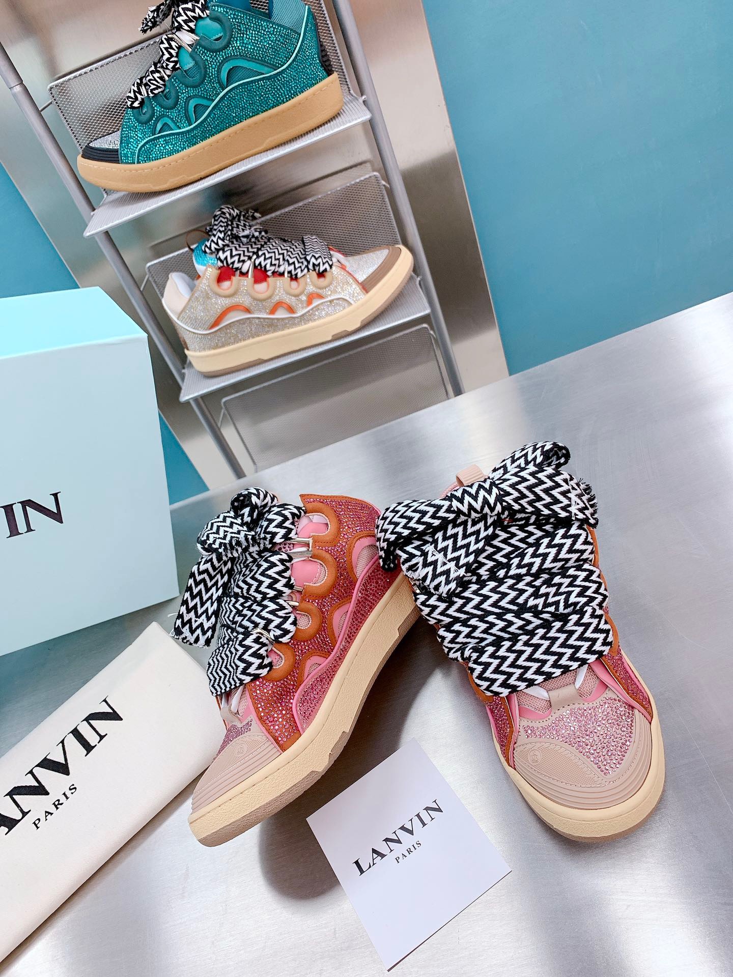 LAN Curb Sneaker 24