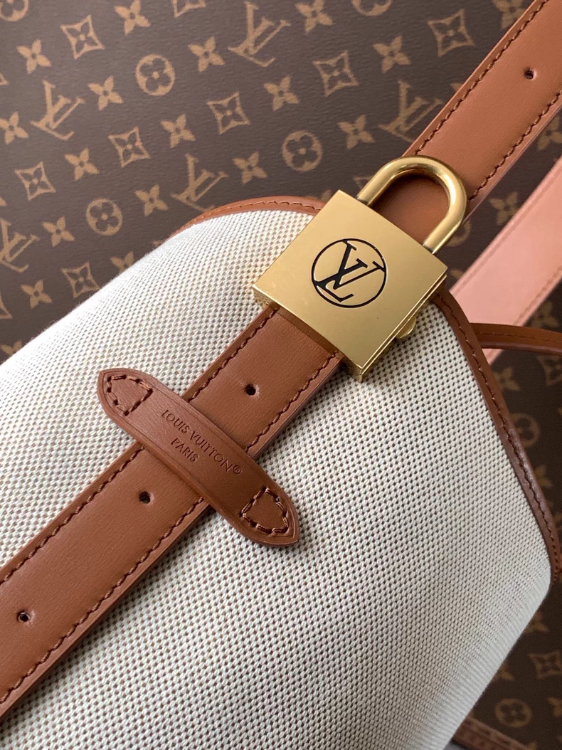 LOUIS VUITTON M25468 Low Key Hobo PM