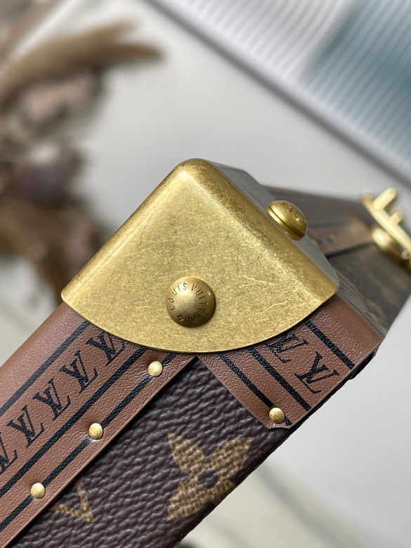 LV Watch Storage Box  Size：20.5x13.5x35cm