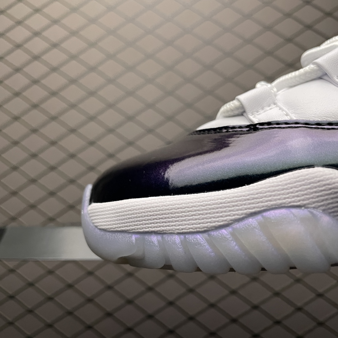 JRD 11 Retro Low Iridescent 528895-145