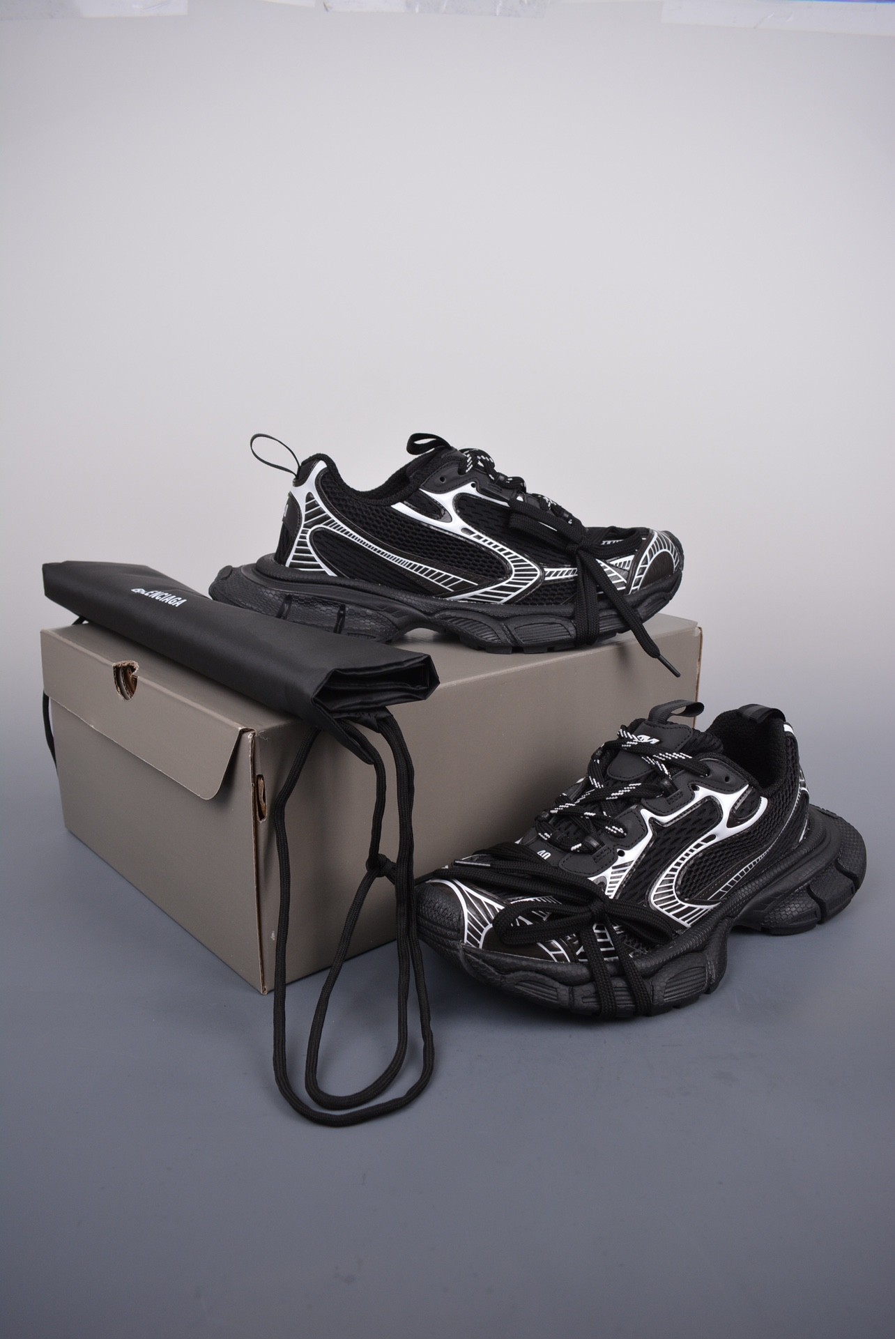 BLCG Sneakers