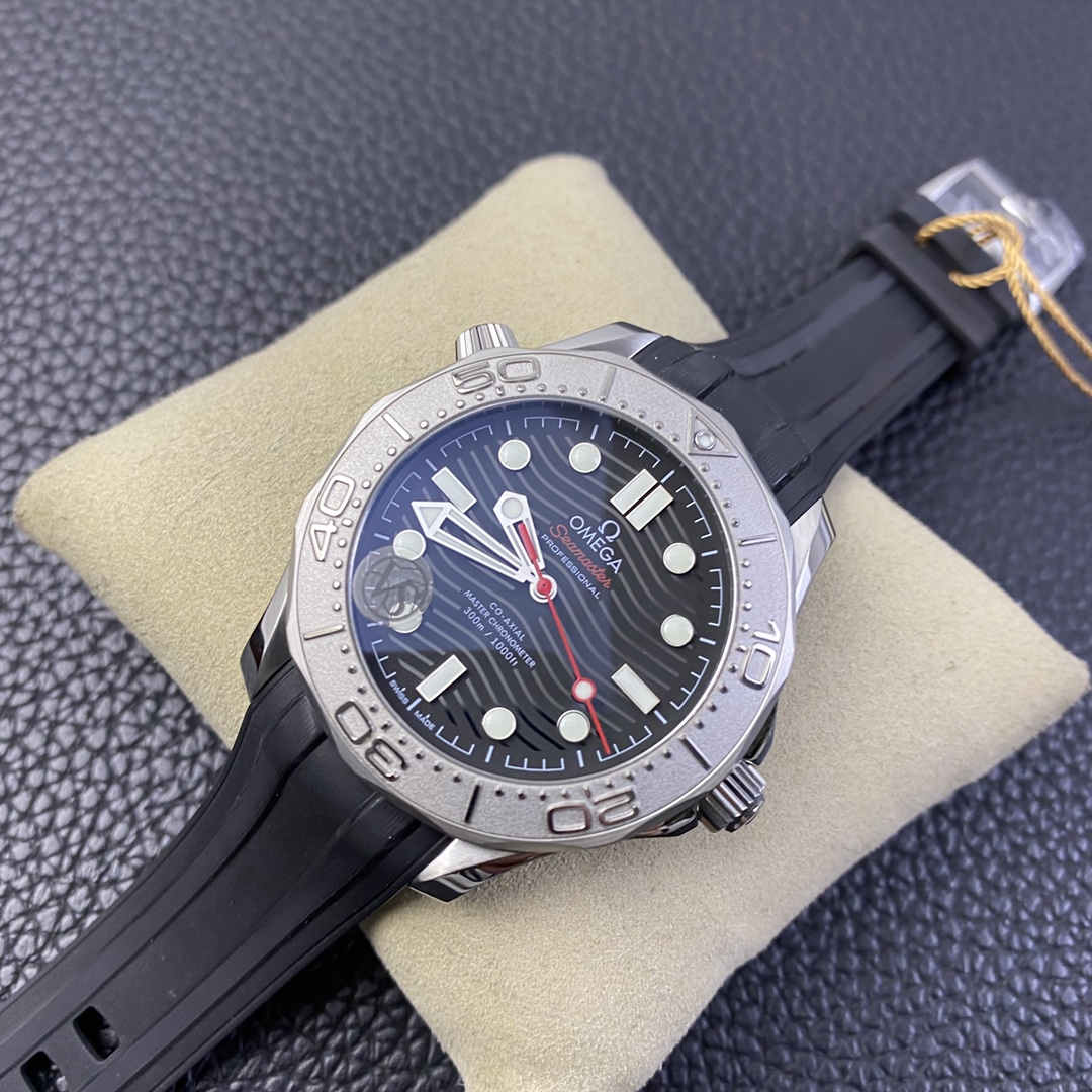 VSF Seamaster 300M Grey Dial Replica – 42mm Stainless Steel Diver Watch