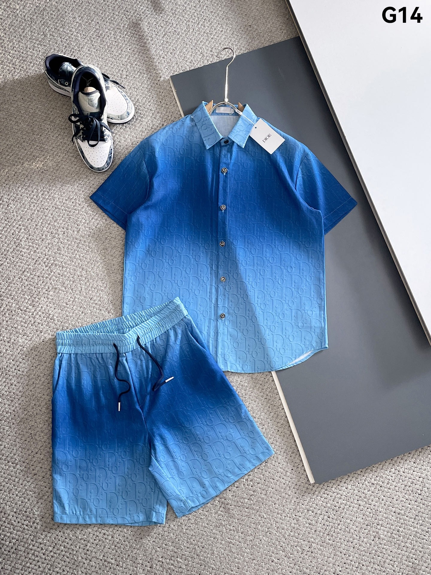 DR Two-piece suit