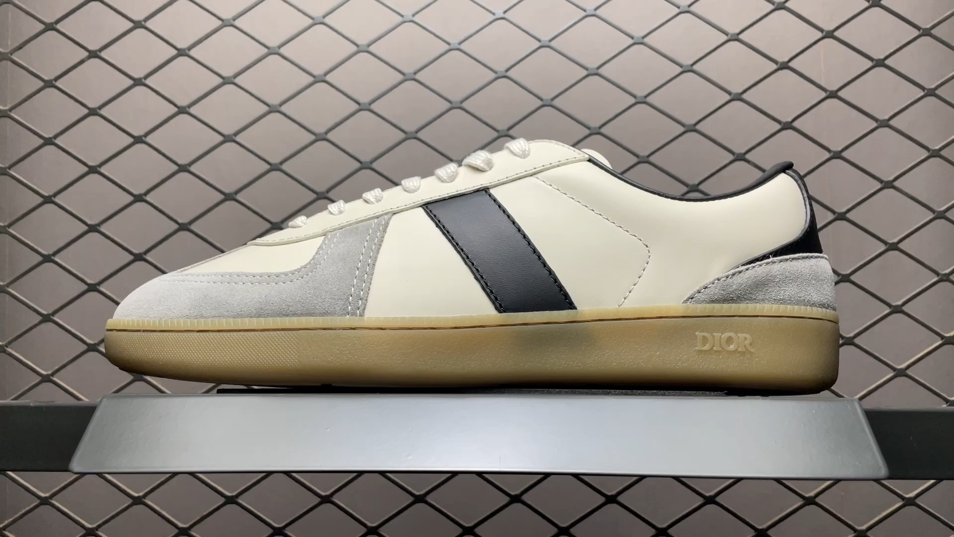 DR B01 Sneaker