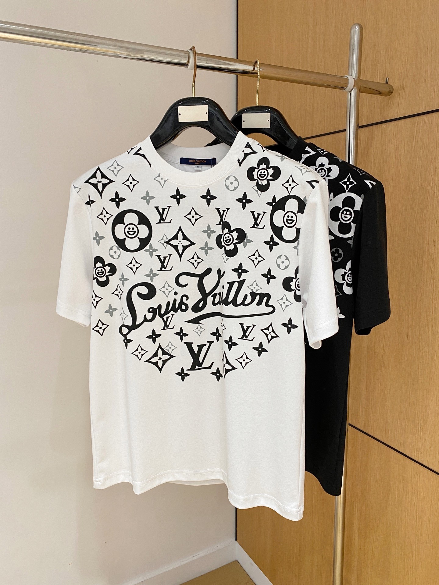LV T-shirt（Multiple colors）