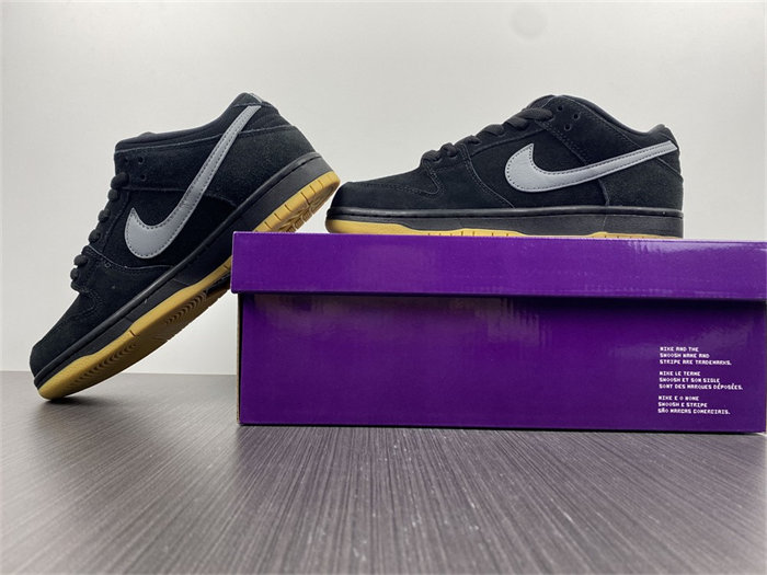 NK SB Dunk Low Fog BO6817-010