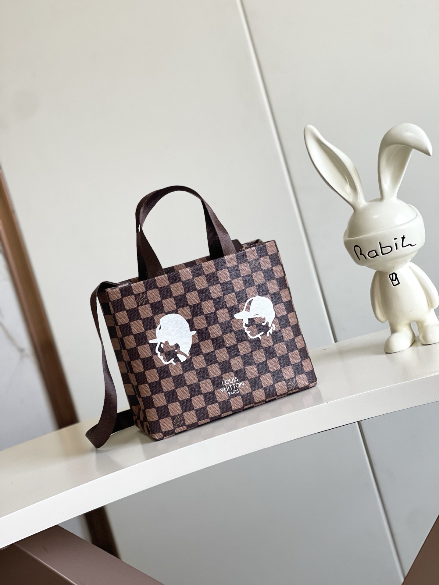LV Shoulder bag 25x19x11cm