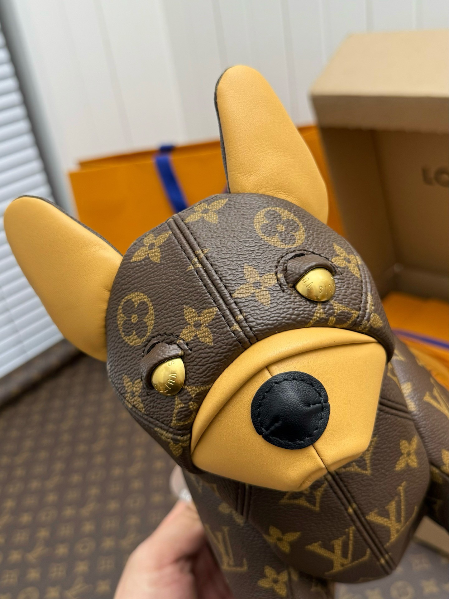 LV's new season POOCH BAG handbag M12617