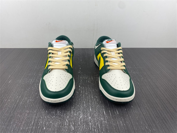 NK Dunk Low SE Noble Green FD0350-133