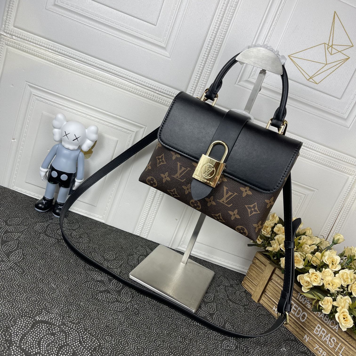 4 colors Woman’s Handbag with straps 8.3″x6.3″x3.1″ BB-9180001000100