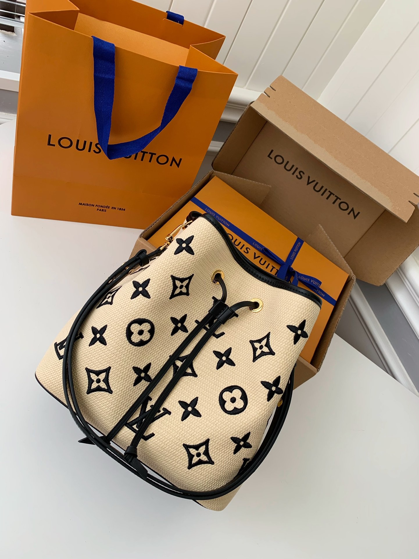 LV NÉONOÉ 26*26*17.5cm