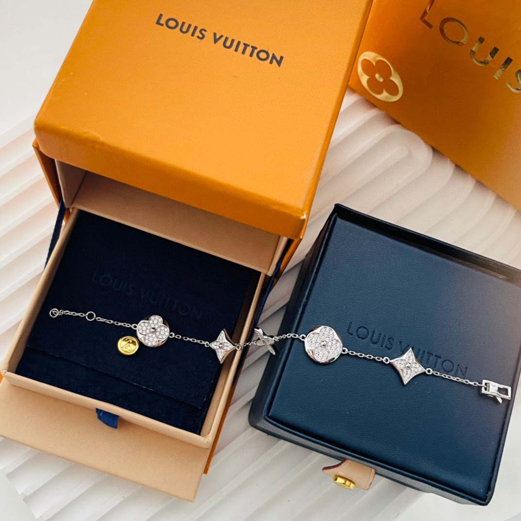 Fashion Diamond Flowers Bracelet VVSL-9110068