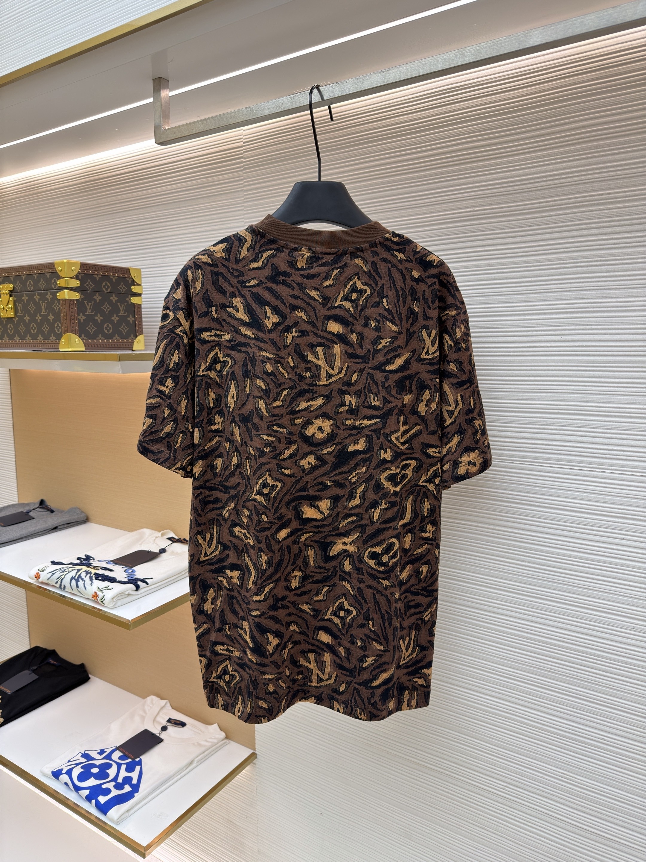 LV T-shirt