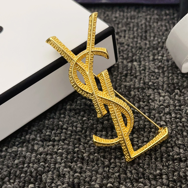 Golden Brooch QTXZ-9110131