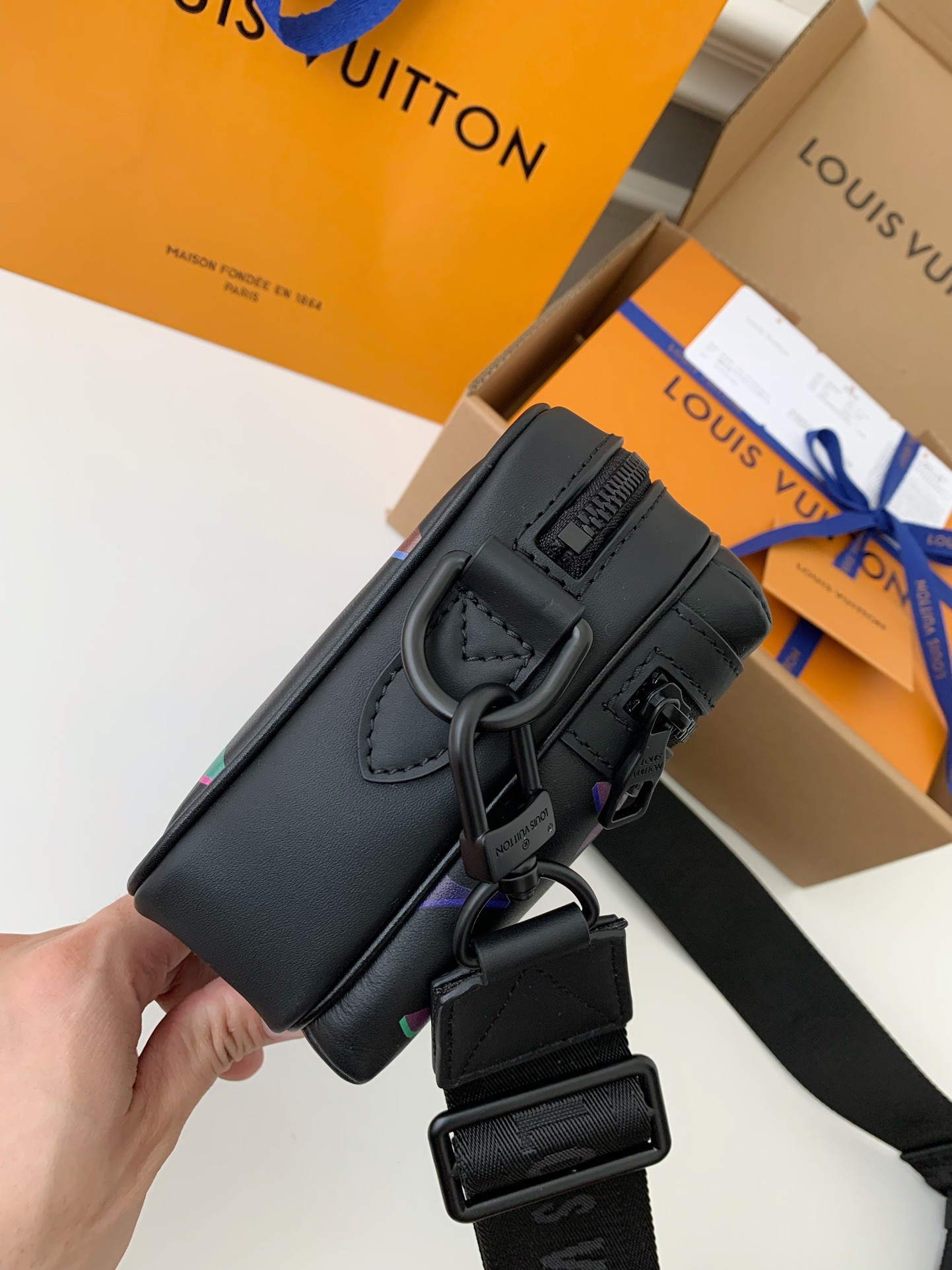 LV  COMET 21.5*14*7.5cm