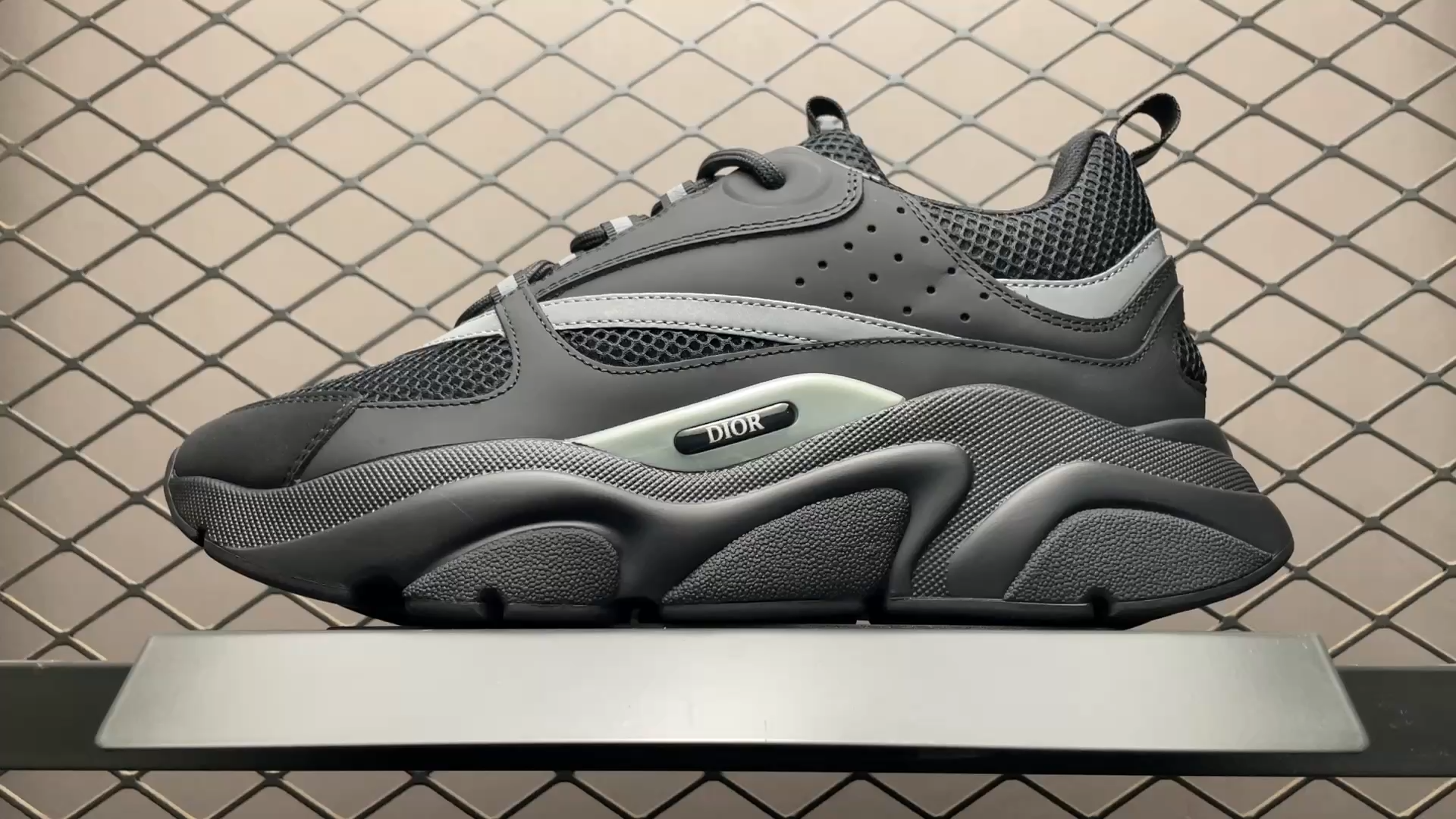 DR classic B22 Clunky Sneaker