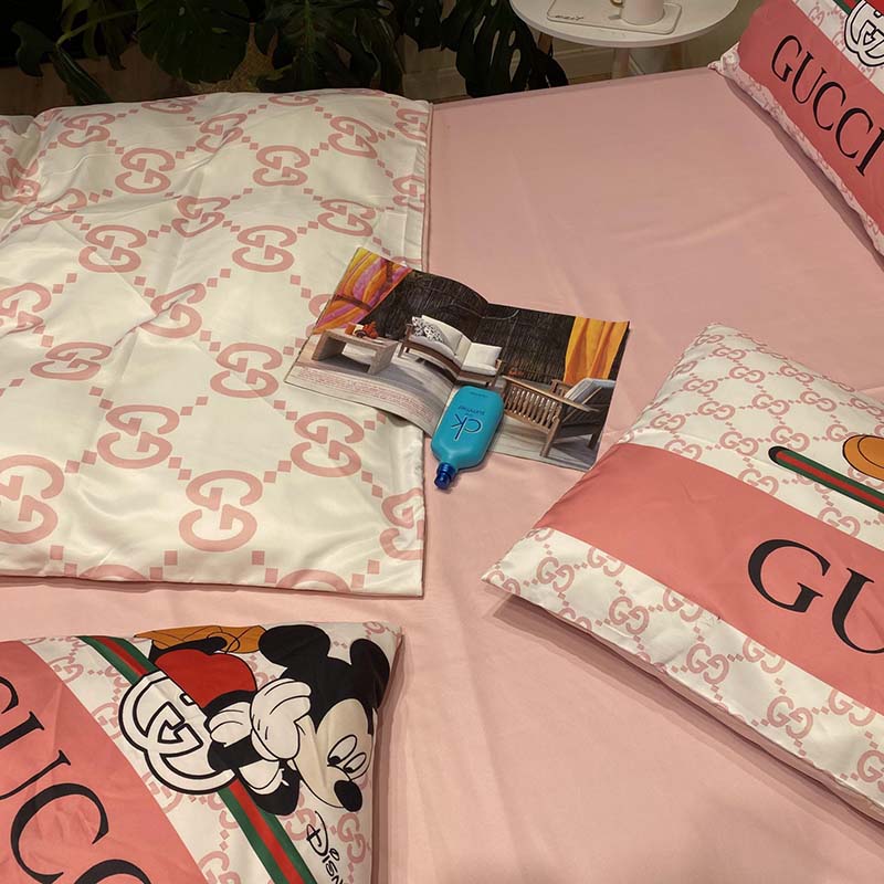 Fashion Pure Silk Digital Print Pink Bedding Sets(1 Quilt,1 Sham,1 pillow cases)SJT-986041