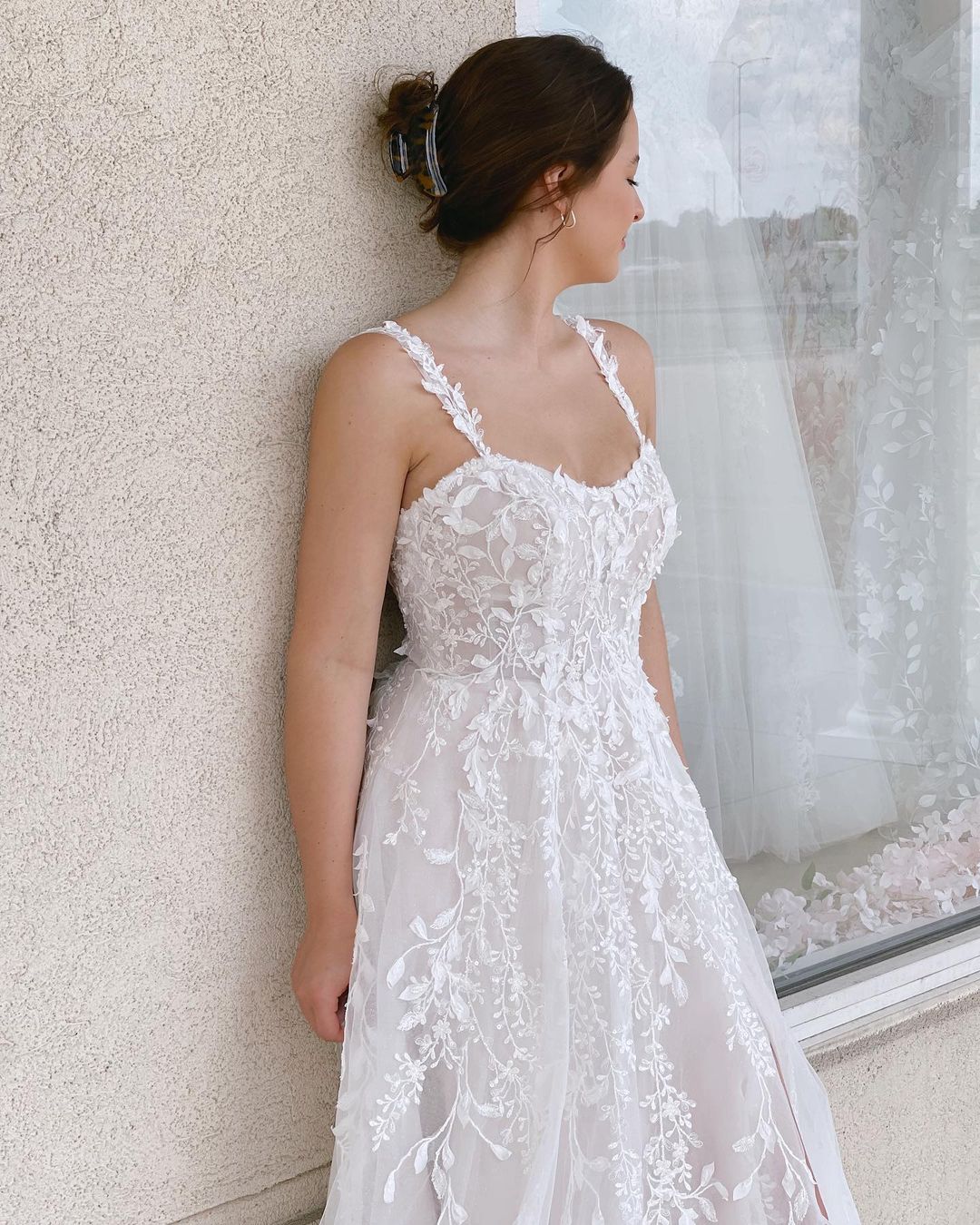 Charming A Line Sweetheart Tulle Wedding Dress with Appliques