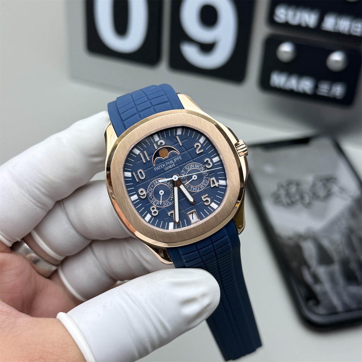 Patek Philippe Aquanaut 5261R Replica – 39.9mm Rose Gold Annual Calendar