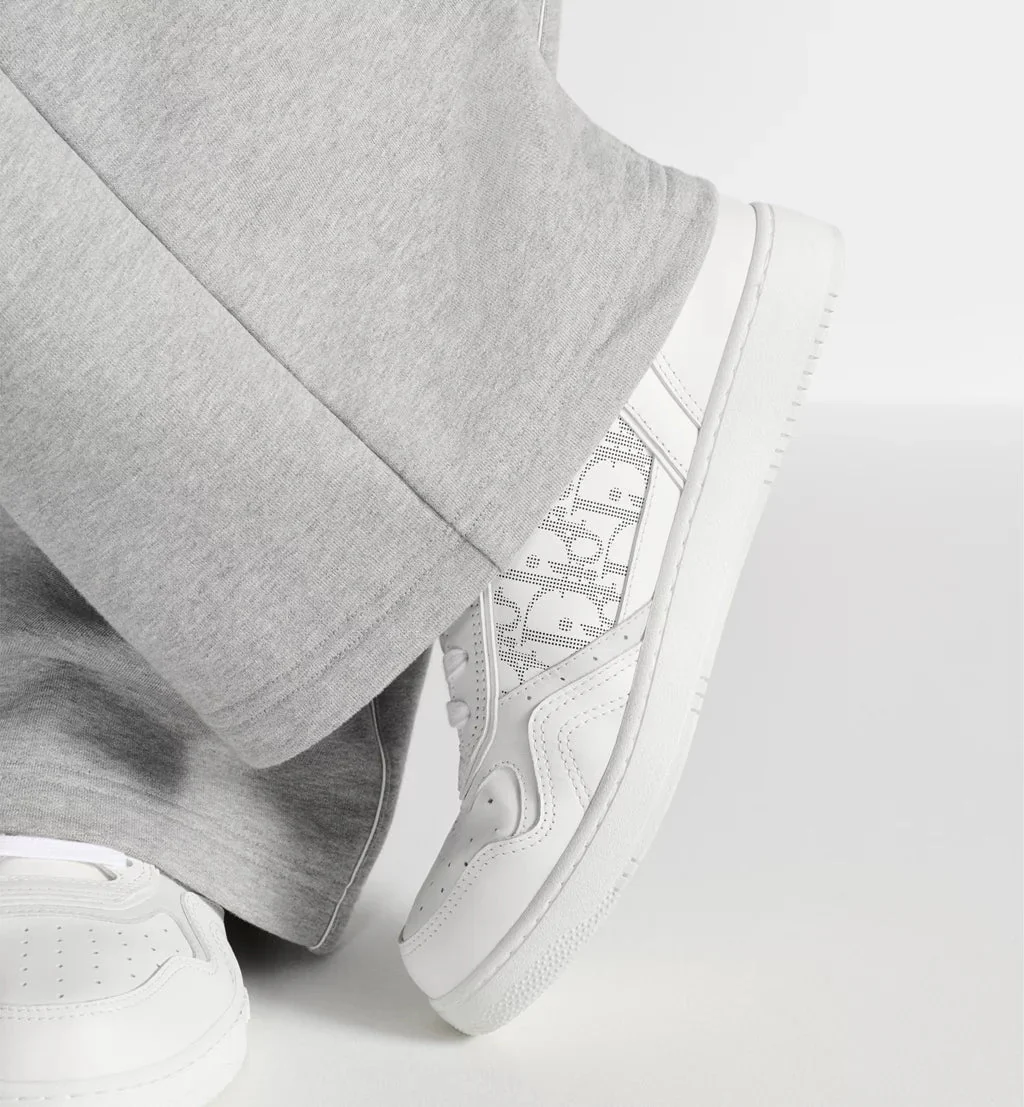 DR B27 Uptown Low-Top Sneaker
