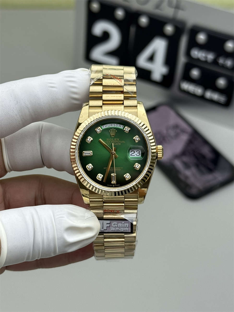 Rolex Day-Date 36 Green Roman Replica (QF Factory) – 158g Tungsten Gold