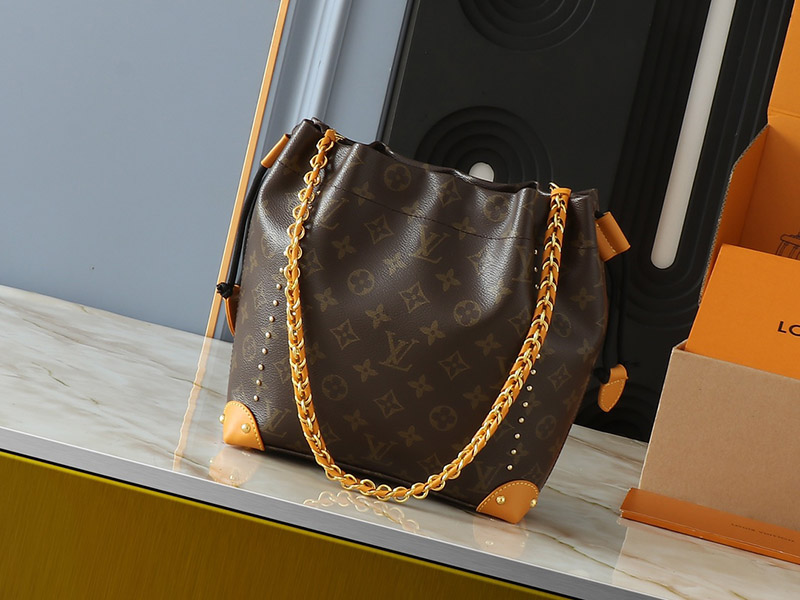 Size 9.8″x8.3″x3.1″ Leather Handbag with Chains BB-921530